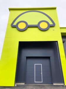 Kamux sivuseinä pellityksillä